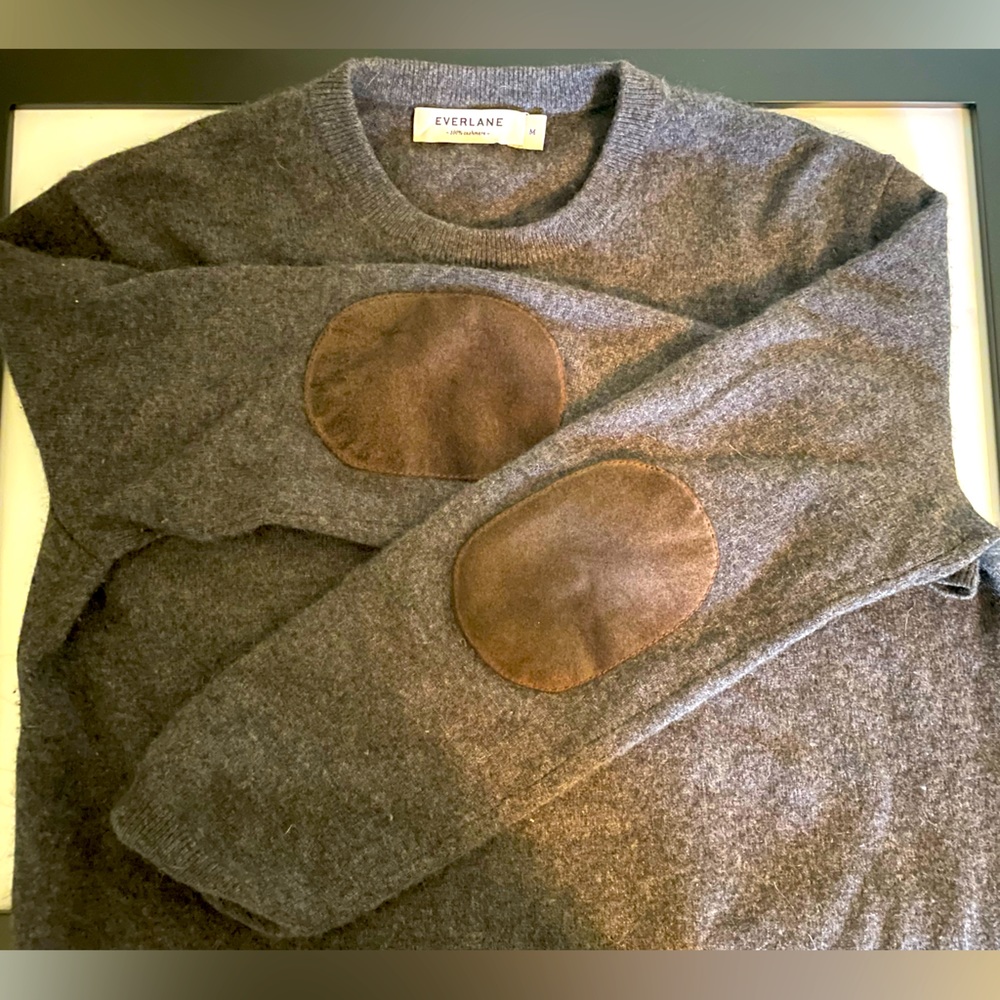 EVERLANE 100% cashmere sweater with leather elbow pads